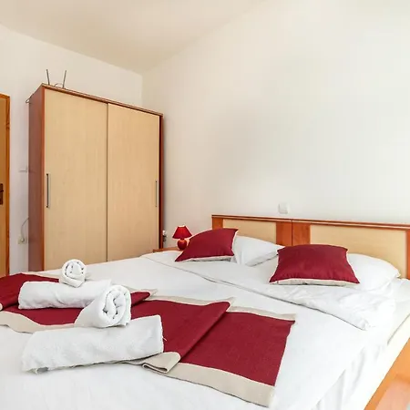 Suzi Apartamento *