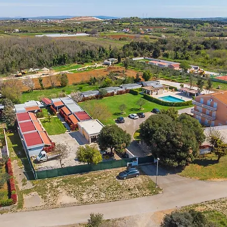 Suzi Apartamento *